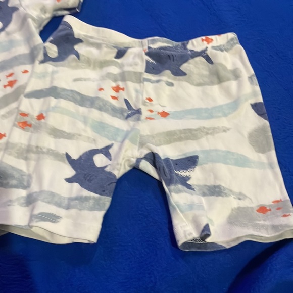 CARTERS BOYS PAJAMAS 4T 🦈 - Picture 3 of 4